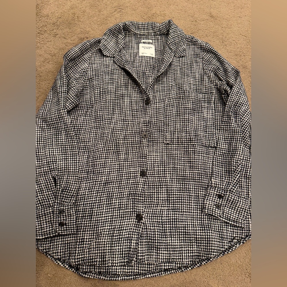 Abercrombie & Fitch Black & White Houndstooth Button-Up Shirt